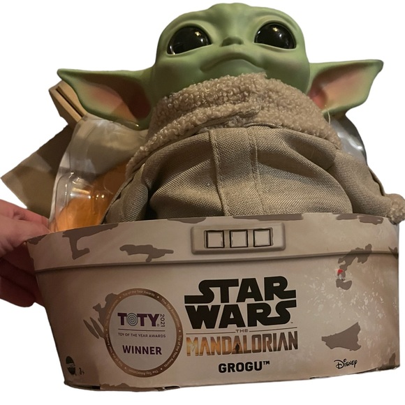 NIB Star Wars Limited Edition Baby Yoda/Grogu plush - Picture 3 of 4